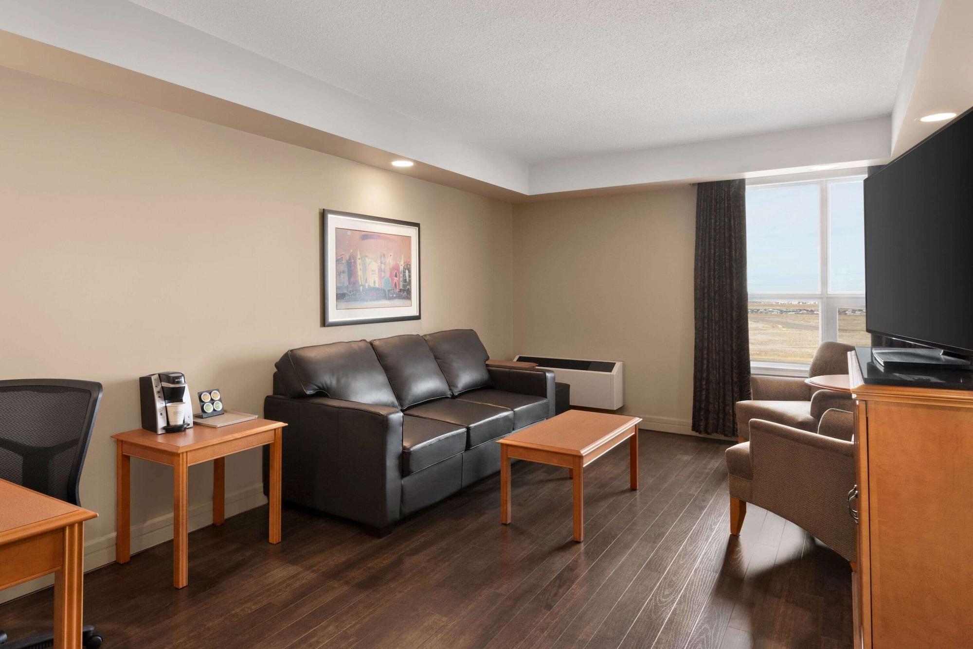 Royal Hotel Edmonton Airport Trademark Collection By Wyndham Leduc Buitenkant foto
