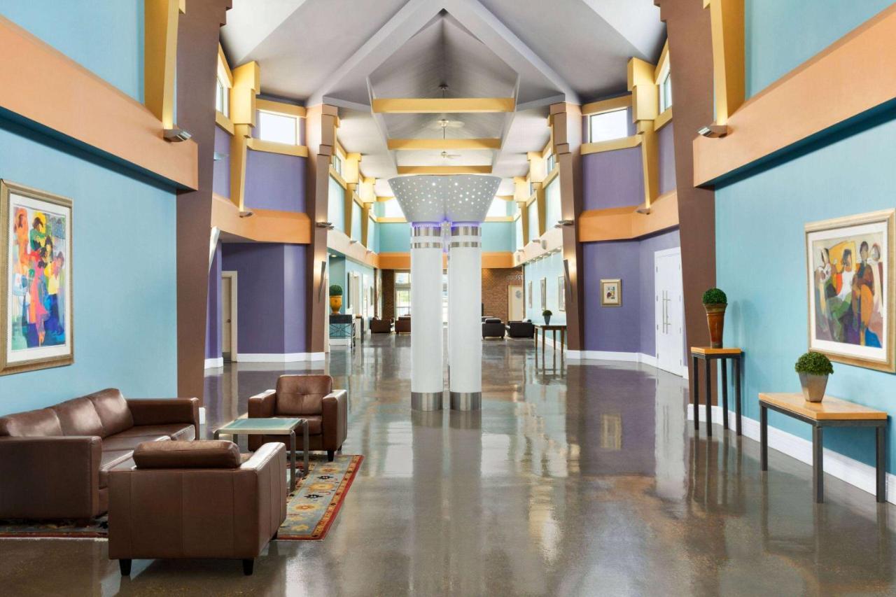 Royal Hotel Edmonton Airport Trademark Collection By Wyndham Leduc Buitenkant foto