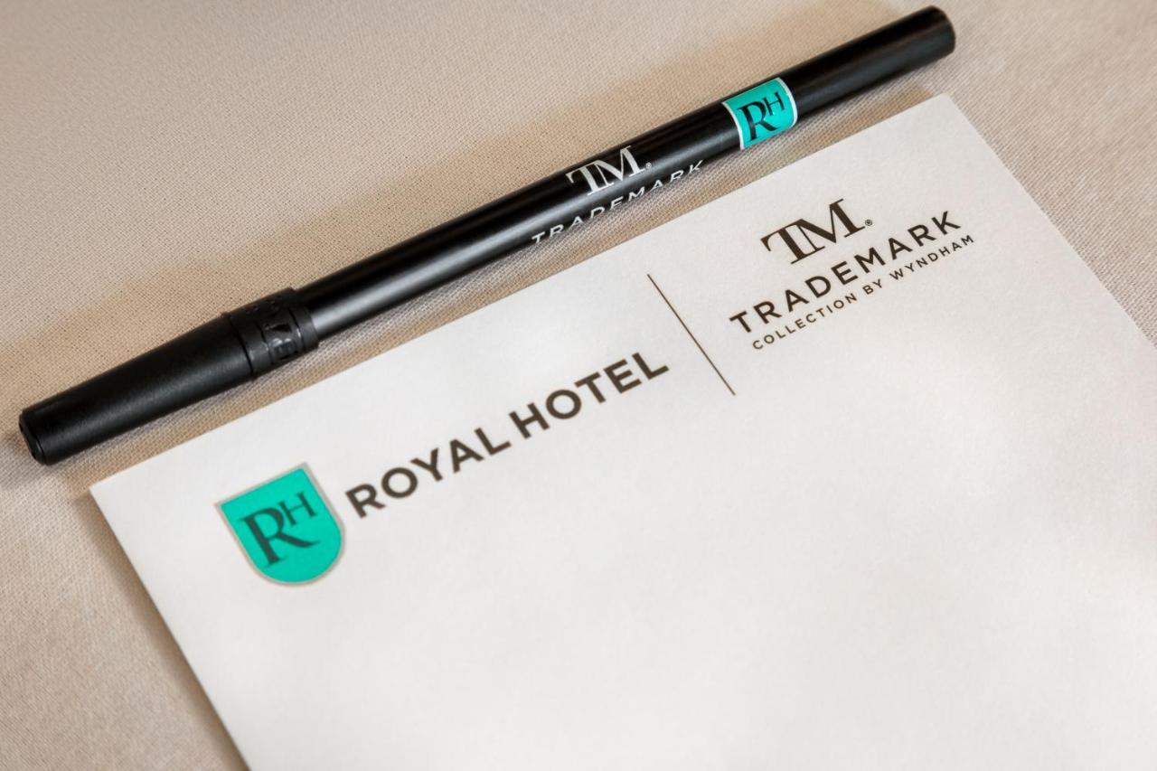 Royal Hotel Edmonton Airport Trademark Collection By Wyndham Leduc Buitenkant foto